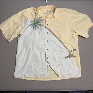 Bamboo Cay Men's Yellow and Off-White Palm Tree Embroidered Camp Shirt Size L